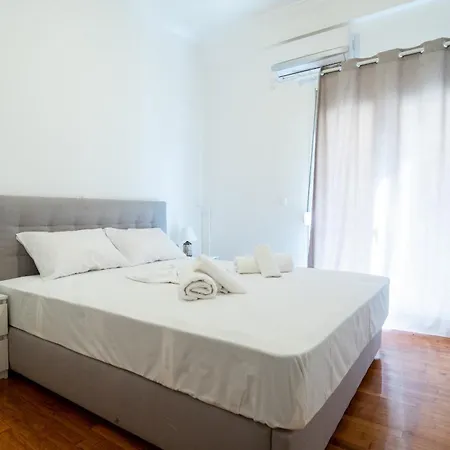 Liv - Cozy In Pagrati Apartment