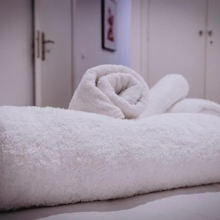 Liv - Cozy In Pagrati Apartment